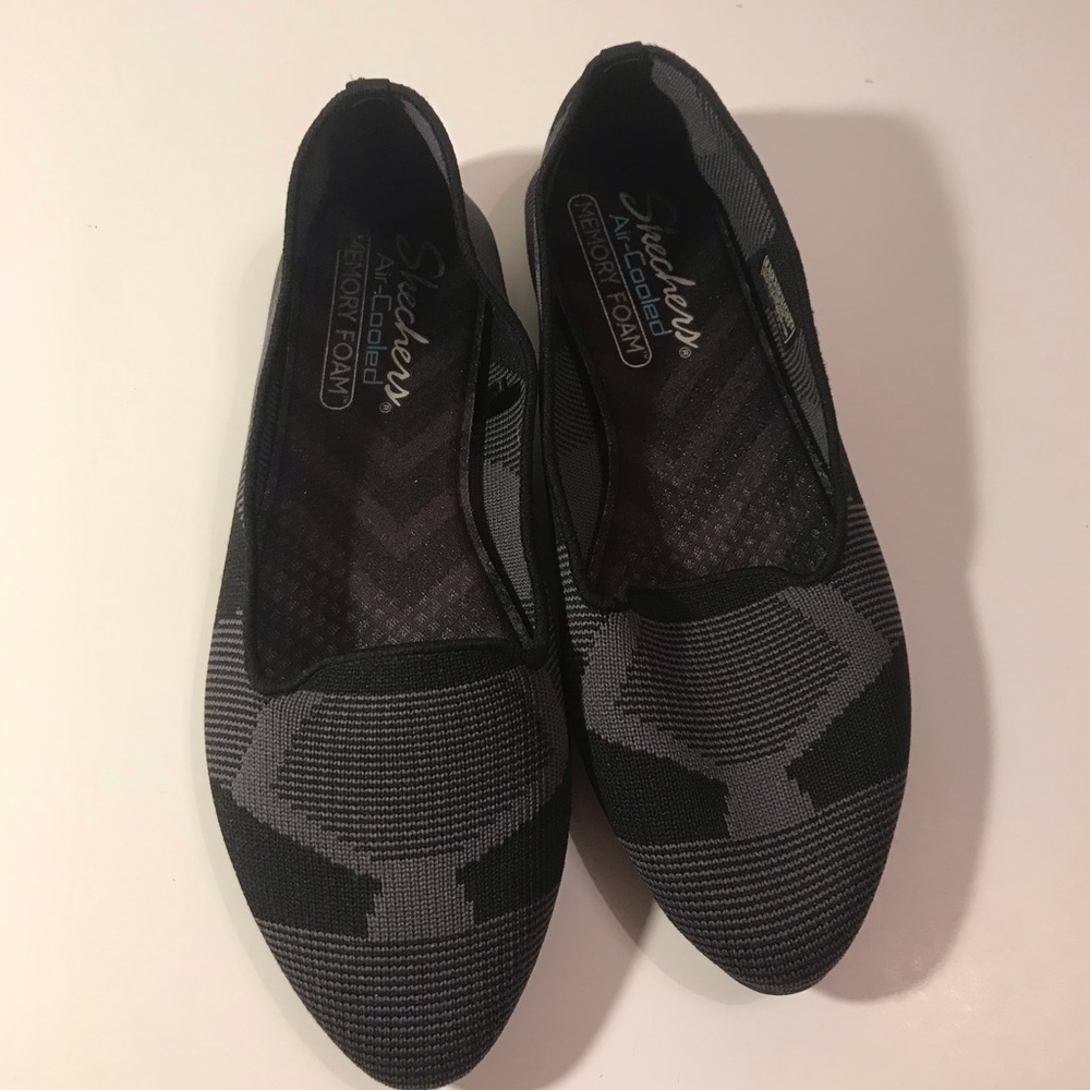 Women’s Size 5.5 Skechers Memory Foam Sherlock